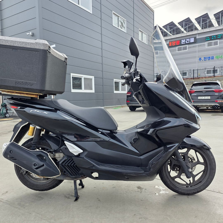 혼다 pcx125 25년 3만 깔끔한세팅 바이크 판매합니다. 이미지