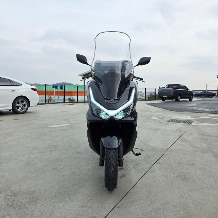 혼다 pcx125 25년 3만 깔끔한세팅 바이크 판매합니다. 이미지
