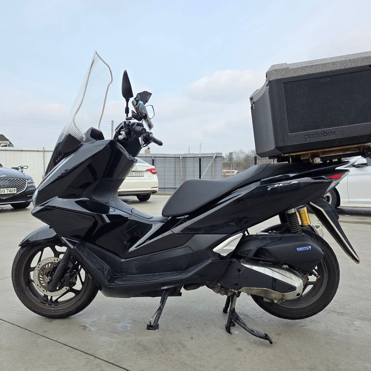 혼다 pcx125 25년 3만 깔끔한세팅 바이크 판매합니다. 이미지