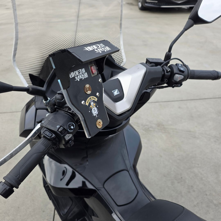 혼다 pcx125 25년 3만 깔끔한세팅 바이크 판매합니다. 이미지