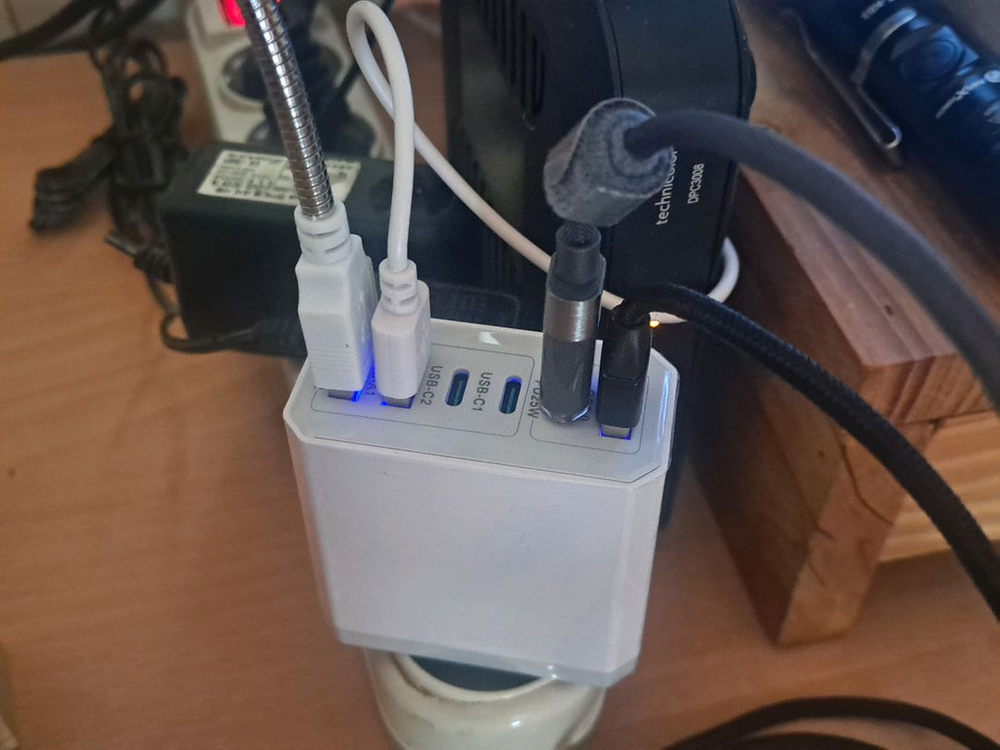 6포트 충전기 케이블 이미지