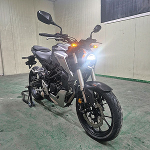 혼다 CB125R 18년식 6천KM 입문용 판매합니다 이미지