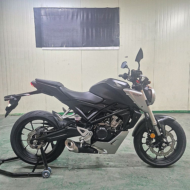 혼다 CB125R 18년식 6천KM 입문용 판매합니다 이미지