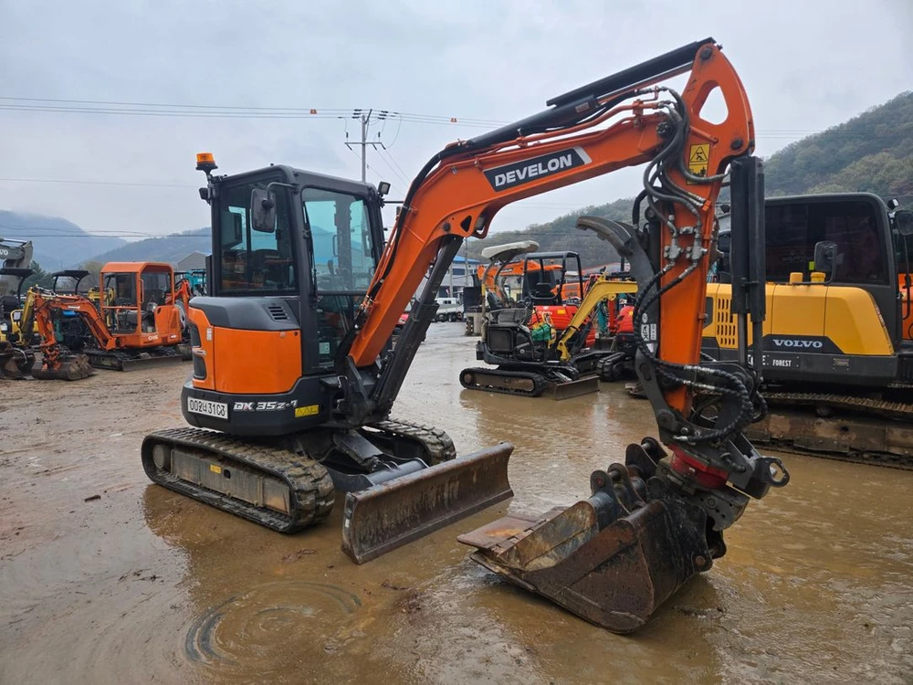 중고미니굴삭기 두산 DX35캐빈 회전링크 코끼리집게 2022년식 고려위치 중고굴삭기매매 이미지