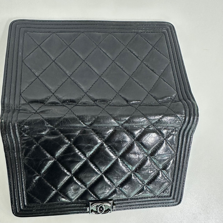 샤넬 보이 장지갑 이미지