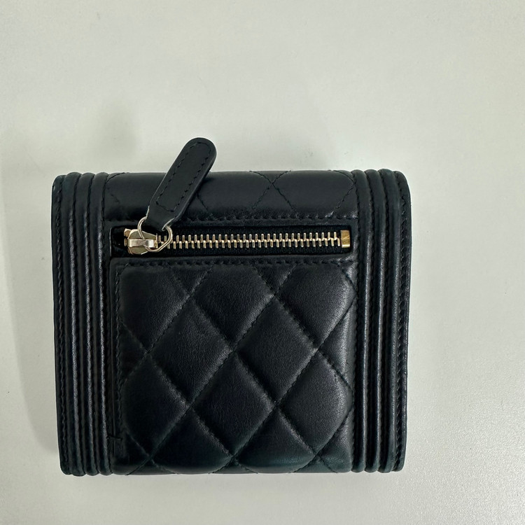 샤넬 보이 반지갑 블랙 이미지