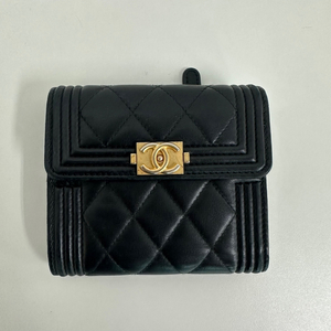 샤넬 보이 반지갑 블랙 이미지
