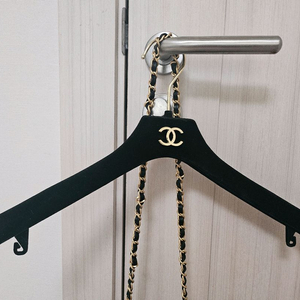 샤넬 벨벳 옷걸이9개 이미지