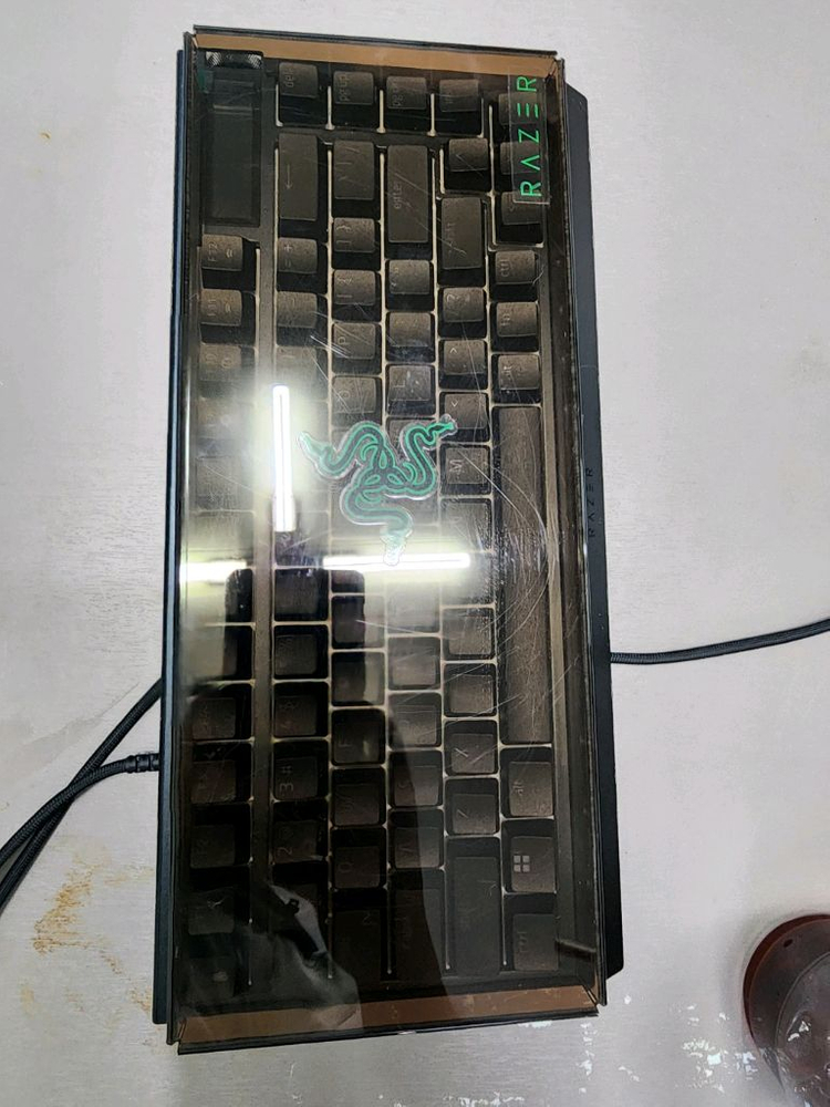 레이저 블랙위도우 v4 75프로 키보드 팝니다 이미지