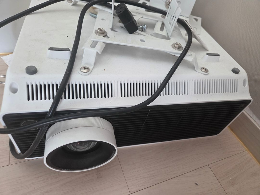 LG SGU150N 빔프로젝터 이미지