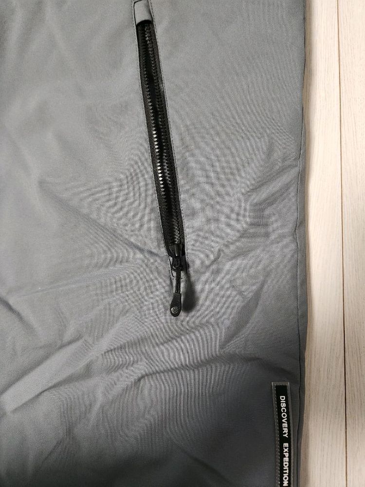 새상품급) 디스커버리 익스페디션 픽토르 구스 다운자켓 DMDJ7W861그레이 사이즈100 L스포츠웨어/아우터/구스다 이미지