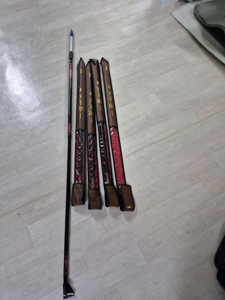 민물낚시 받침대 이미지