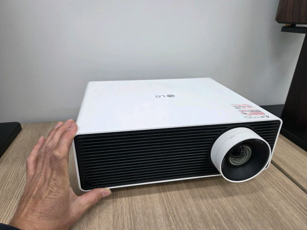 LG 끝판왕 레이저 프로젝터 프로빔 BU50RG 이미지