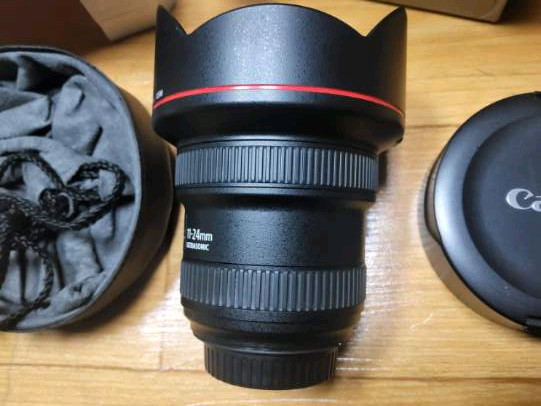 캐논 EF 11-24mm 광각줌렌즈 이미지