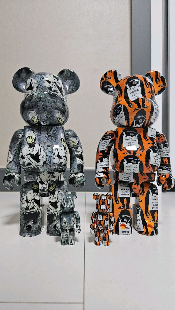 베어브릭 RIOT COP+MONKEY SIGN 400%+100% 이미지