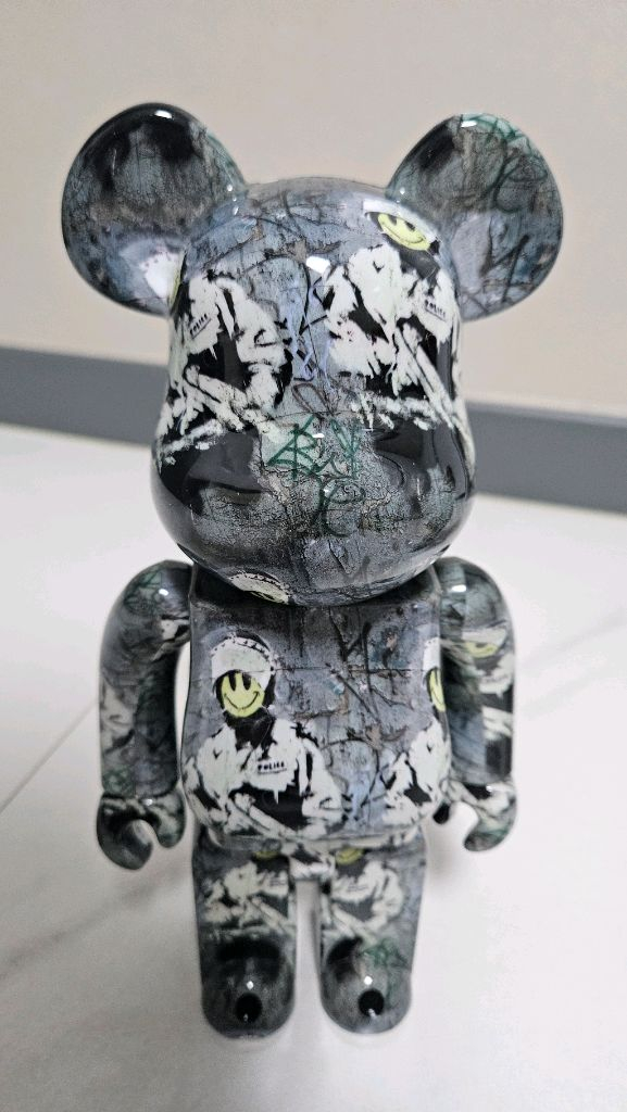 베어브릭 RIOT COP+MONKEY SIGN 400%+100% 이미지