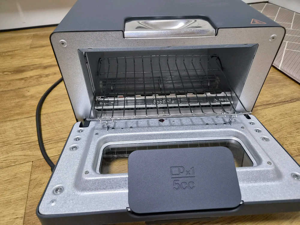 발뮤다 토스터기 K01K-DC 이미지