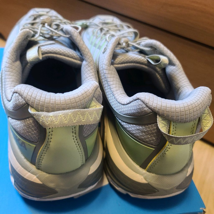 호카 마파테 쓰리 2 베얼리 시드 그린 (275) 이미지