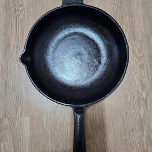안성주물 무쇠 궁중 후라이팬 26cm 새 제품/무료배송 이미지