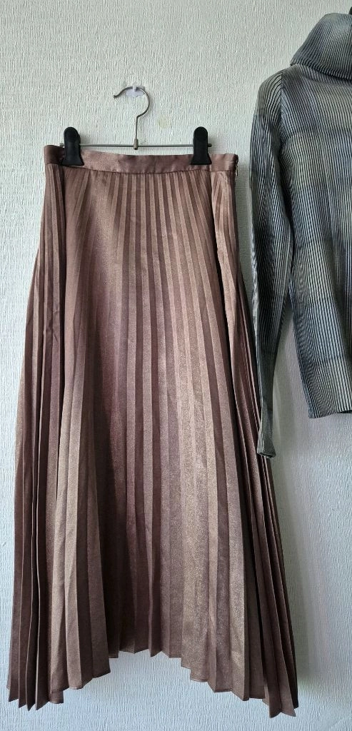 정품 이세이미야케 해칭 플리츠플리즈 하이넥+플리츠롱해 이미지