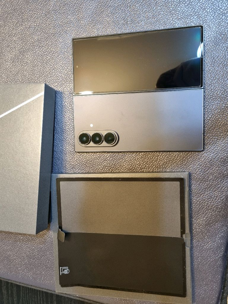 갤럭시Z 폴드7 256 유심기변 판매합니다 이미지