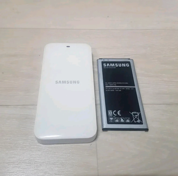 갤럭시 S5 정품 배터리(EB-BG900BBK), 배터리 거치대 세트 이미지