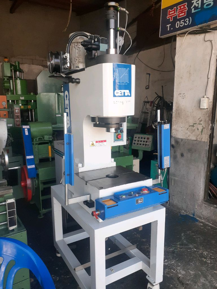 유압프레스 현대기전 10톤 이미지