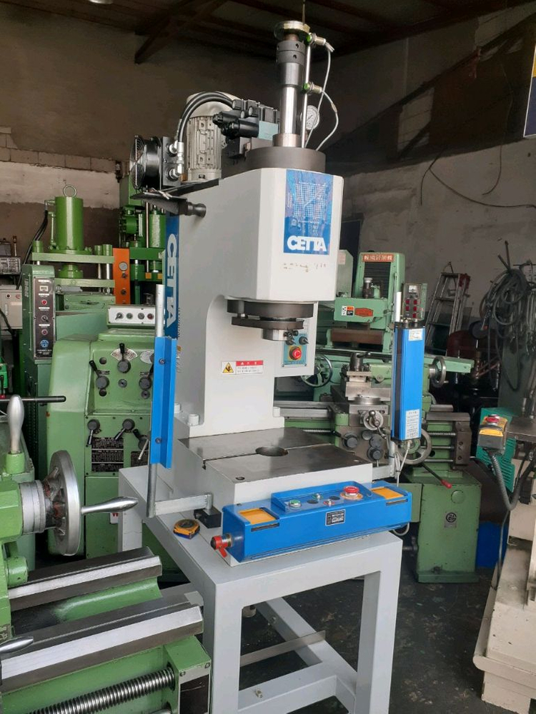 유압프레스 현대기전 10톤 이미지