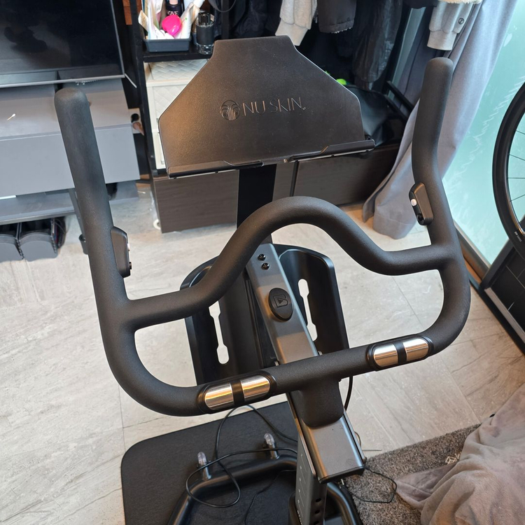 뉴비트 뉴스킨 실내자전거 스마트 로라 이미지