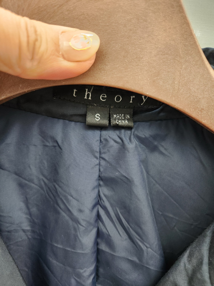 띠어리 여성 트렌치 코트 이미지