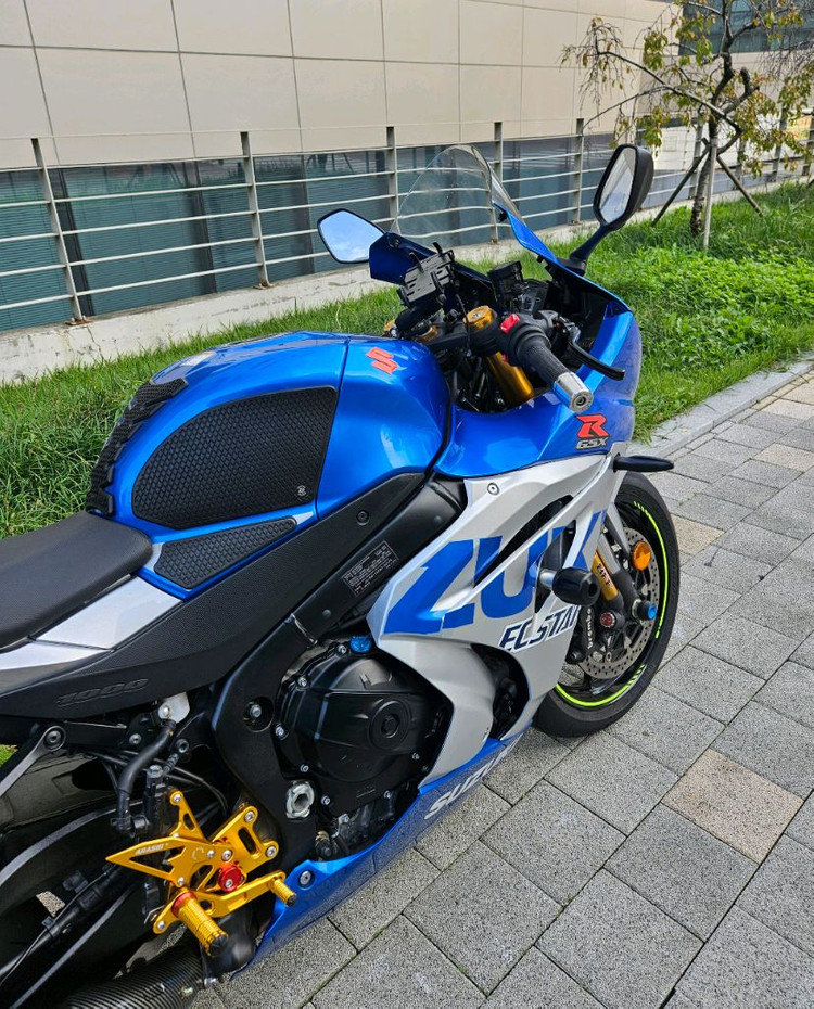 스즈키 R1000R 스페셜 에디션 판매합니다. 이미지