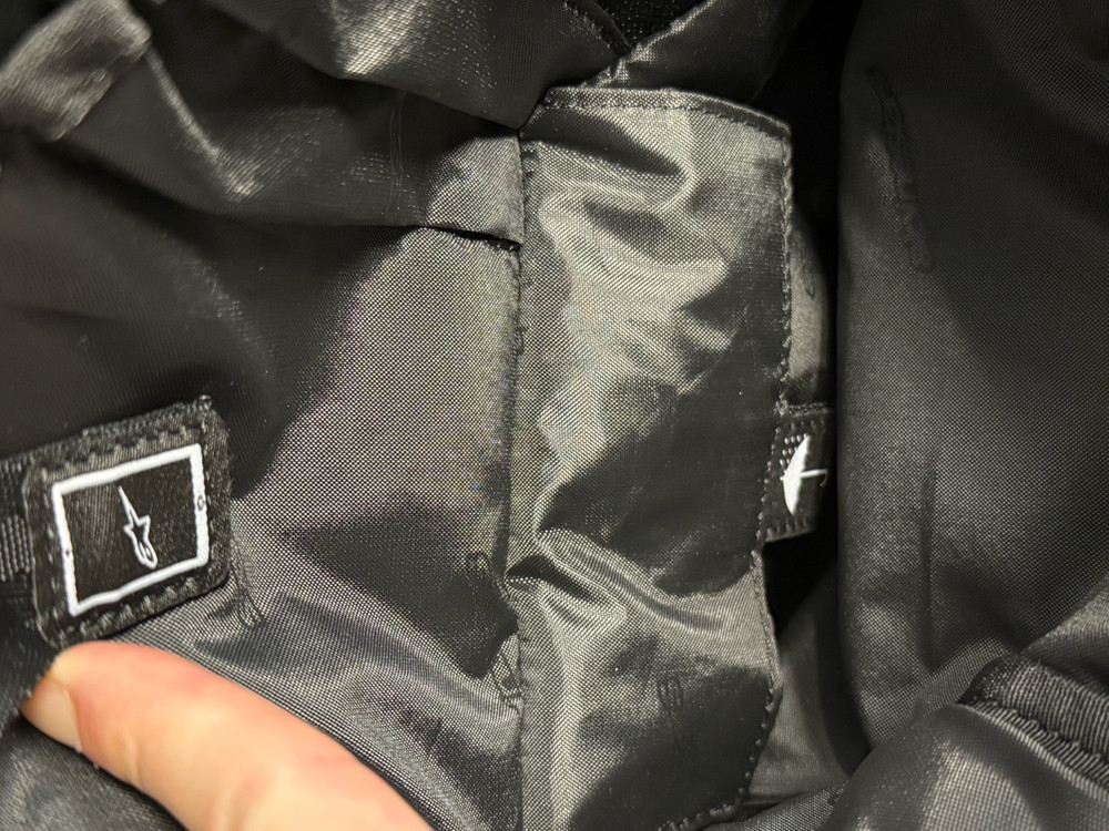 알파인스타즈 시티 헌터 백팩 V2 팝니다 이미지