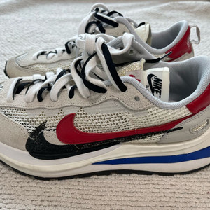 나이키X사카이 베이퍼와플 로얄푸시아 이미지