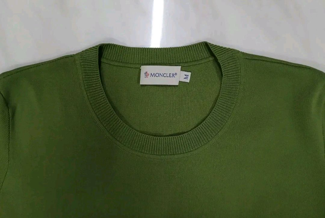 [정품 국내매장판 여성용] 몽클레어 반팔 니트 원피스 M 사이즈 (루이비통 샤넬 구찌 펜디 프라다 에르메스 디올) 이미지