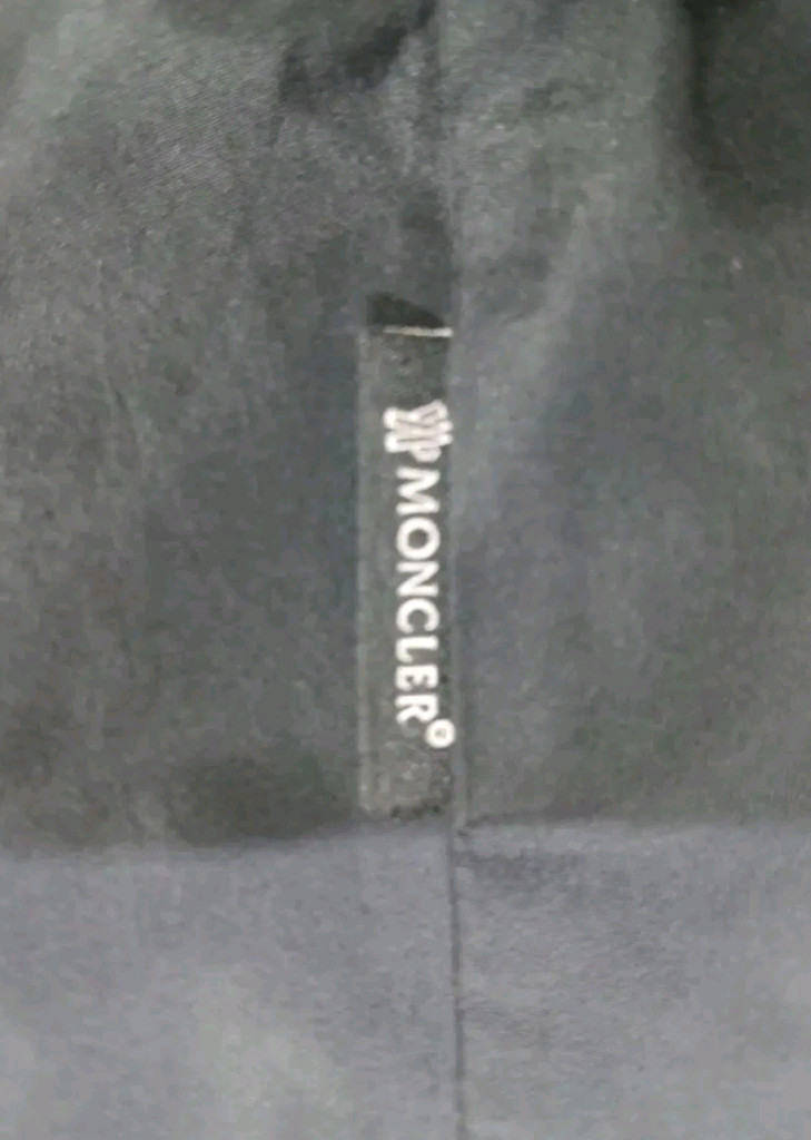 [정품 국내매장판 여성용] 몽클레어 반팔 니트 원피스 M 사이즈 (루이비통 샤넬 구찌 펜디 프라다 에르메스 디올) 이미지