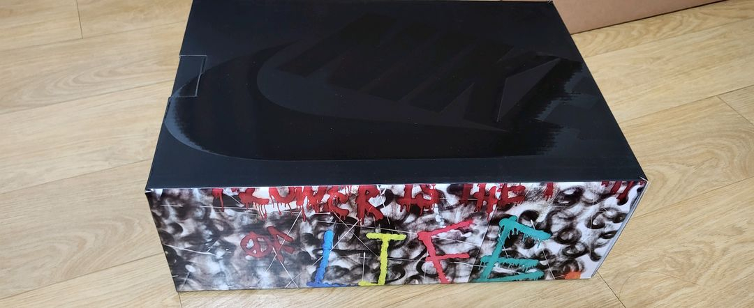 나이키 피마원 피스마이너스원 지디 295 판매합니다. 이미지