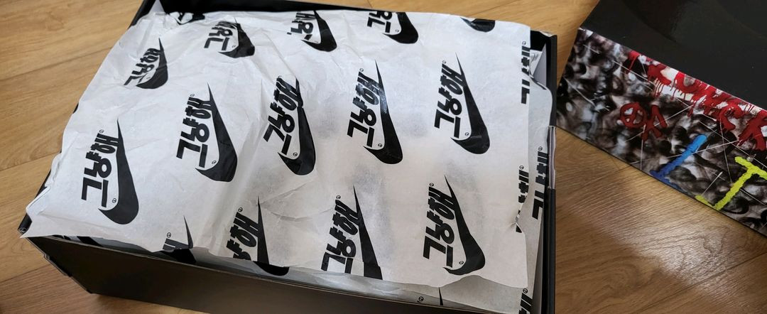 나이키 피마원 피스마이너스원 지디 295 판매합니다. 이미지