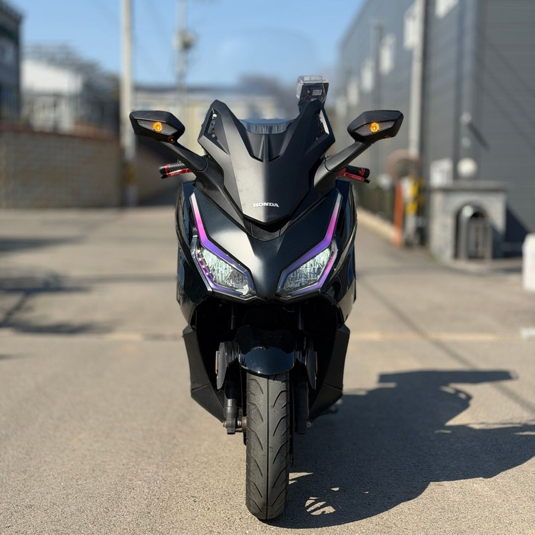 신차보증! 혼다 포르자350 25년식 1만7천km 배달셋팅 저렴하게 판매합니다 이미지