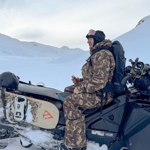 아크테릭스 세이버 자켓, 세이버 팬츠 스키복 보드복 이미지