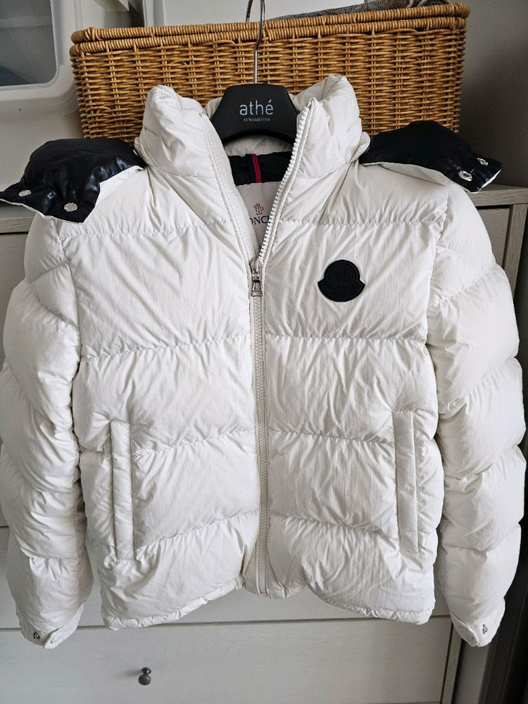 몽클레어 키즈 빅로고 화이트 패딩 이미지