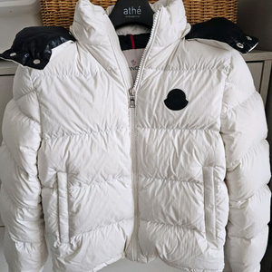 몽클레어 키즈 빅로고 화이트 패딩 이미지