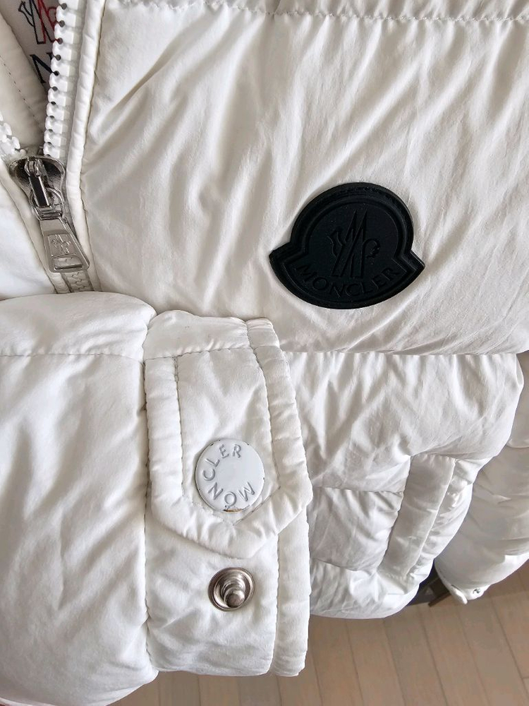 몽클레어 키즈 빅로고 화이트 패딩 이미지