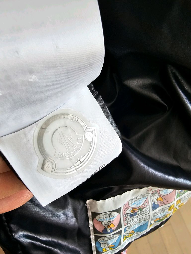 몽클레어 키즈 빅로고 화이트 패딩 이미지