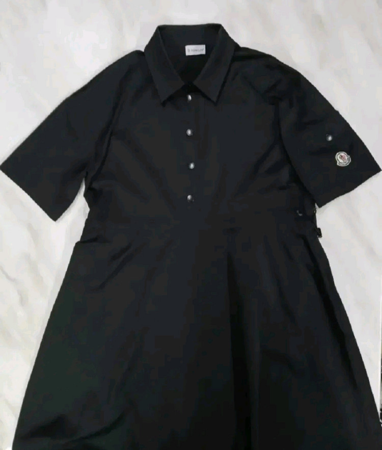 [최고급 파격가 여성용] 몽클레어 반팔 원피스 L 사이즈 (루이비통 샤넬 구찌 펜디 프라다 에르메스 디올 톰브라운) 이미지