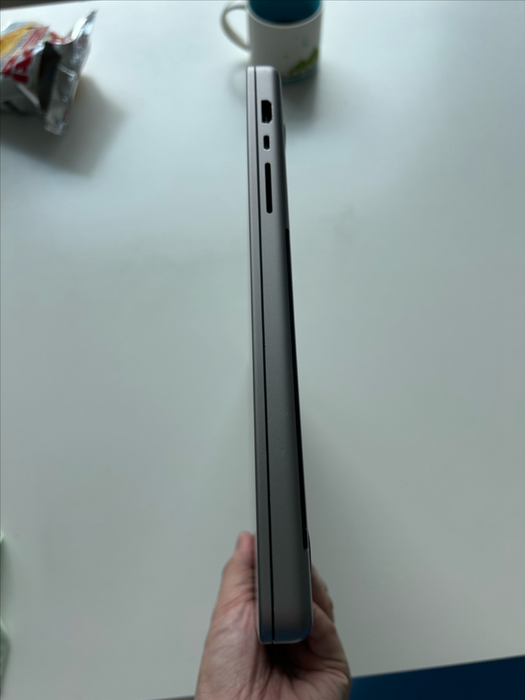 맥북프로 16인치 m1 max 32gb 1tb 이미지