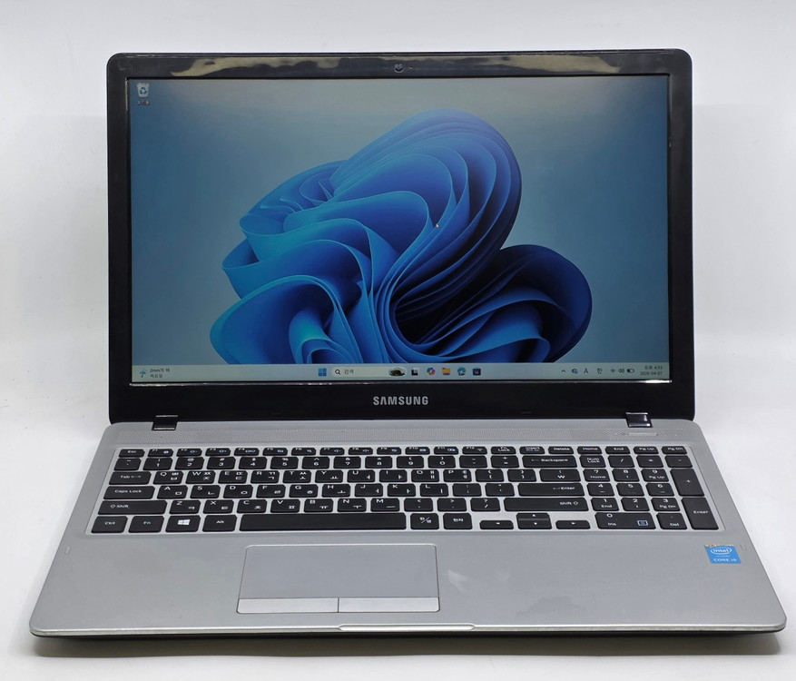 삼성 노트북5 NT500R5Q-KD5S (15.6인치) CPU : 인텔 코어 i5-5200U (5세대) 이미지