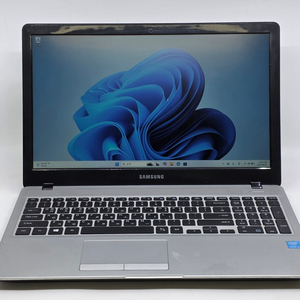 삼성 노트북5 NT500R5Q-KD5S (15.6인치) CPU : 인텔 코어 i5-5200U (5세대) 이미지