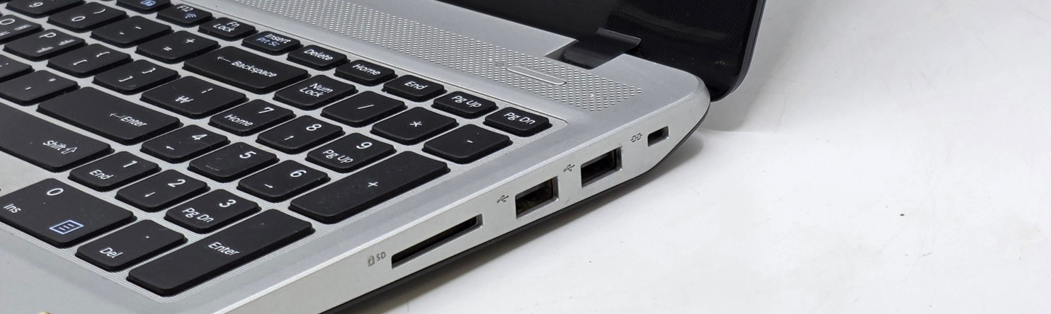 삼성 노트북5 NT500R5Q-KD5S (15.6인치) CPU : 인텔 코어 i5-5200U (5세대) 이미지