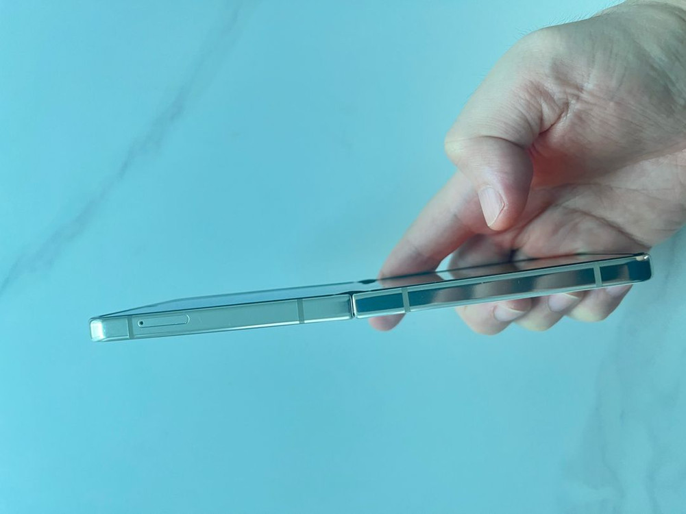 갤럭시 Z플립5 512기가 아이보리 무잔상 팝니다. 이미지