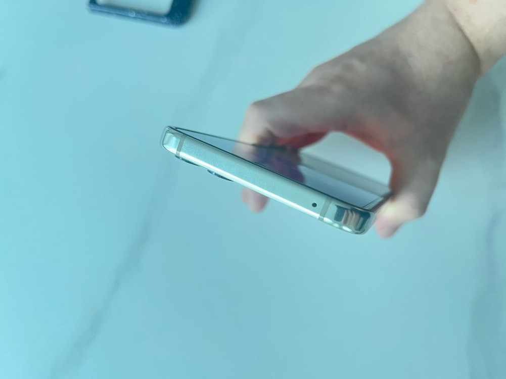 갤럭시 Z플립5 512기가 아이보리 무잔상 팝니다. 이미지